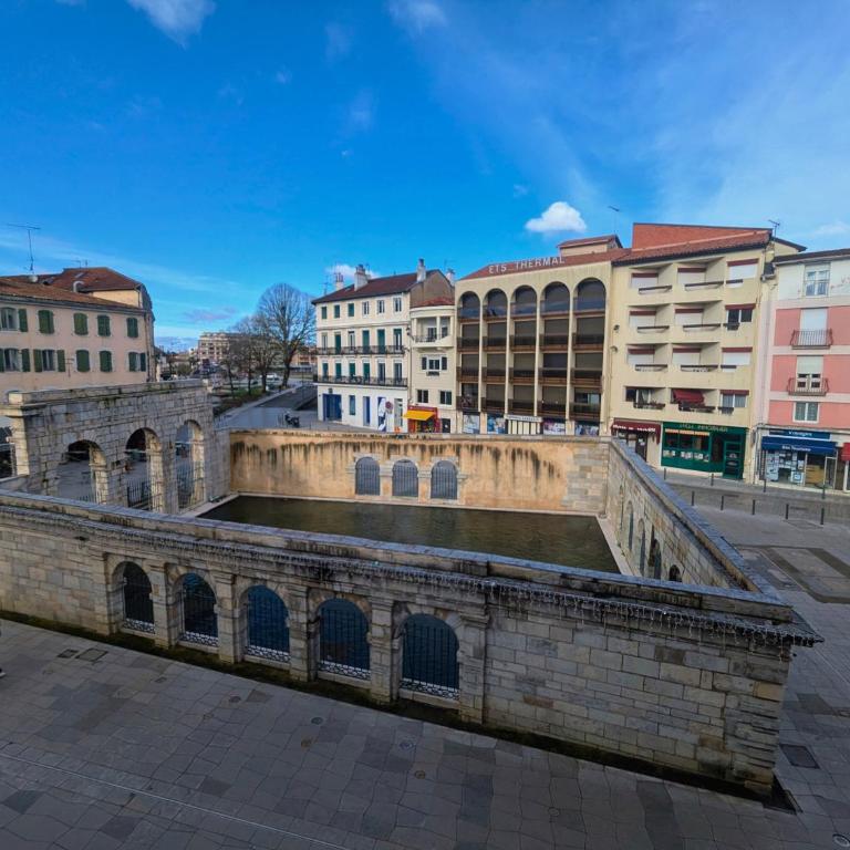 T3 61m2, Hypercentre, vue Fontaine Chaude, bureau - Appartement 2 Chambres - 37
