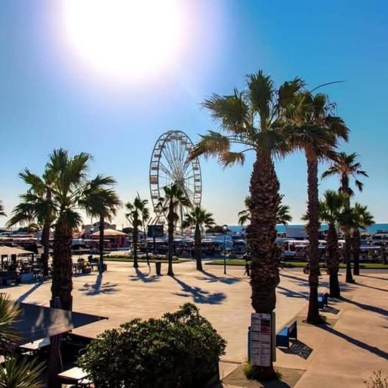 De la Clape à la mer mon petit pavillon labellisé - f2- piscine commune - wifi gratuit- parking privé - arrivee autonome - 800 m plage - grande terrasse abritée vent - - Maison 1 Chambre - 6