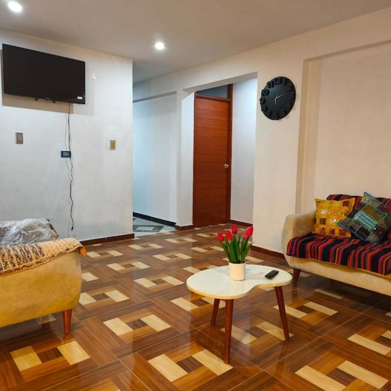 Huaqui House - Three-Bedroom Apartment - 16