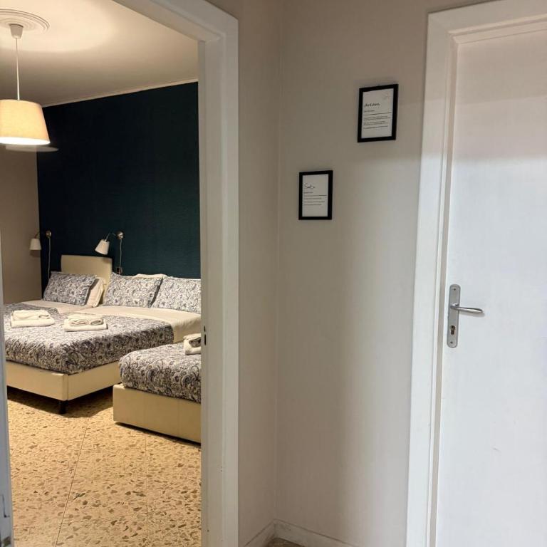 Pompei Sanctuary rooms - Camera Familiare con Balcone - 9