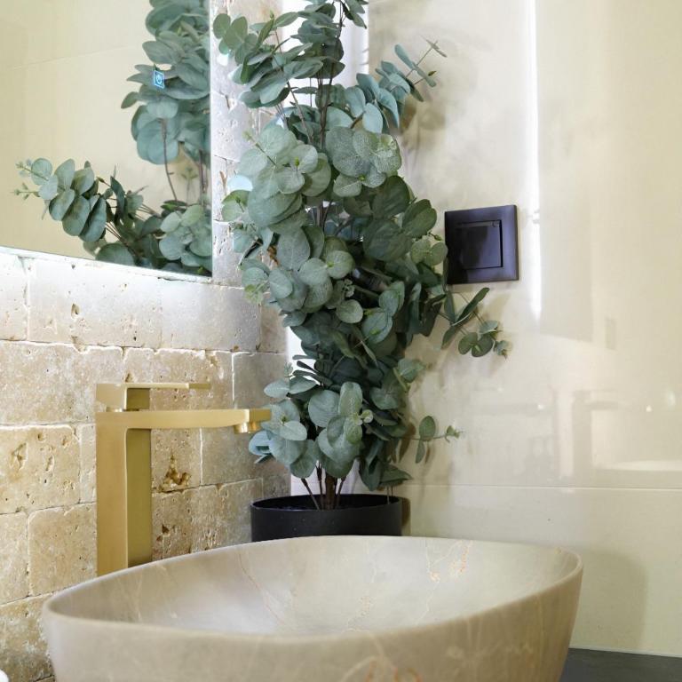 LUXIA PRIVATE ESTATE Sauna & Pool x Jacuzzi with Fireplace outdoor lounge - Vila sa Sopstvenim Bazenom - 19