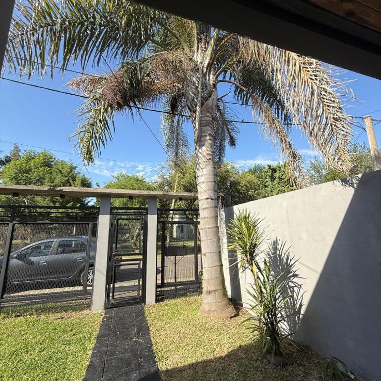 Casa Completa con Piscina - Parrilla - Ubicación - Casa de 2 dormitorios - 2