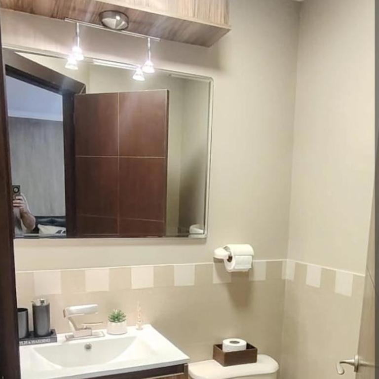 Suite moderna y confortable al lado del Hotel Finlandia - One-Bedroom Apartment - 7