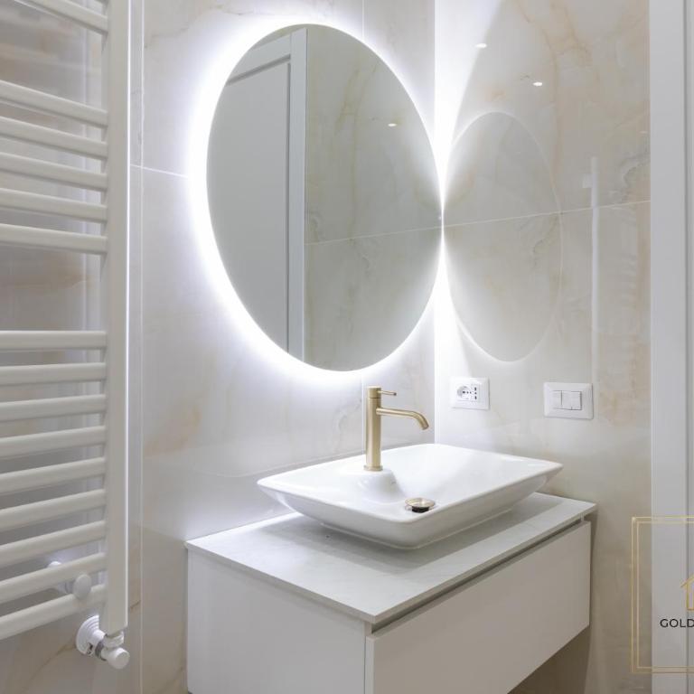 Golden House - 1Bdr Apt, 10min to center-100mt MetroA - 2-4 pax - A-C - Appartamento con 1 Camera da Letto - 15