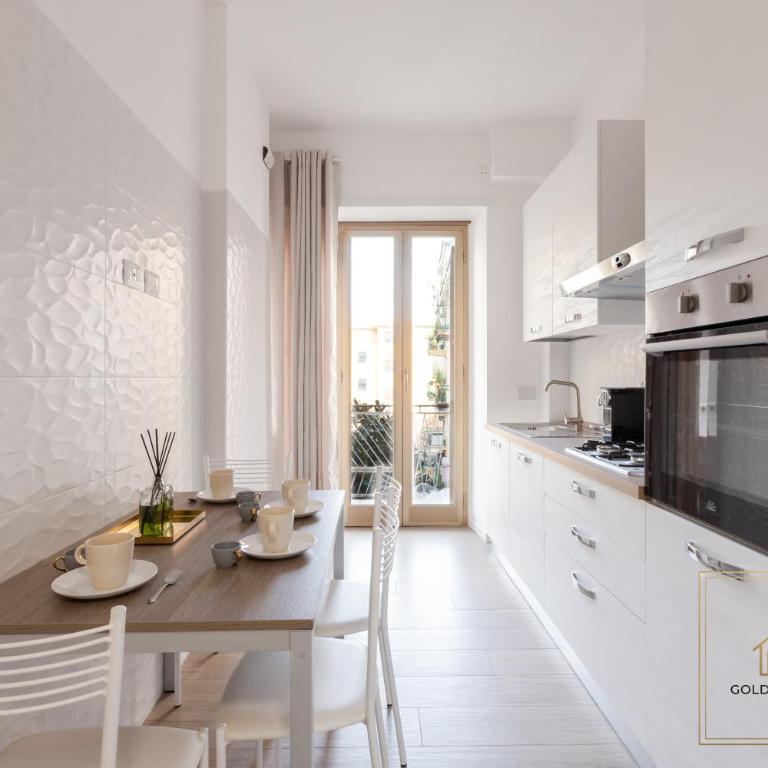 Golden House - 1Bdr Apt, 10min to center-100mt MetroA - 2-4 pax - A-C - Appartamento con 1 Camera da Letto - 27