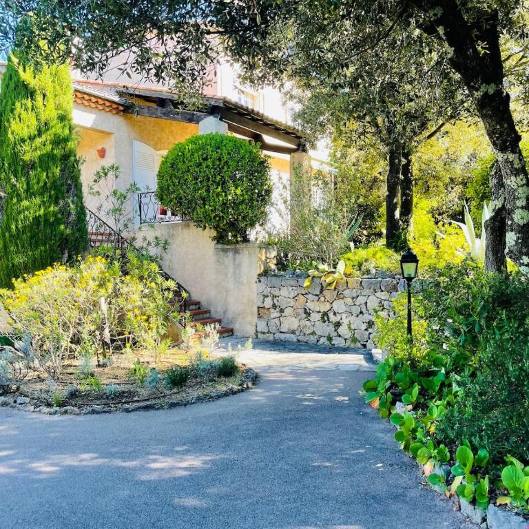 Family House Les Lavandes - Villa avec Piscine Privée - 31