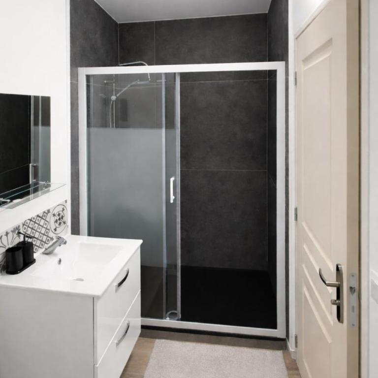 Studio ORIEL 2 pers Wi-Fi Netflix près gare Troyes - One-Bedroom Apartment - 4