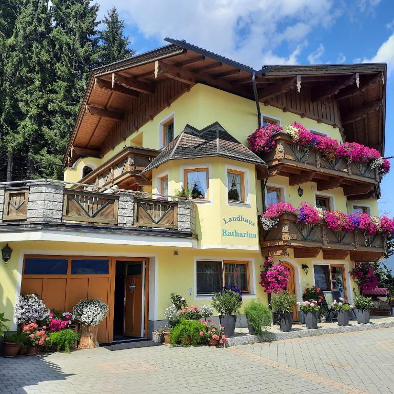 Landhaus Katharina bis 5 Personen mit Saunachalet und Blick auf die Bergwelt des Zillertals - Apartment mit Blick auf die Berge - 2