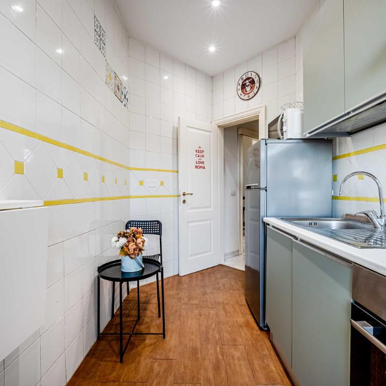 Domus Antica Trastevere - Camera Matrimoniale/Doppia con Letti Singoli con Bagno - 9