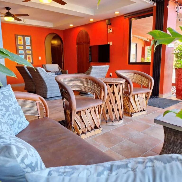 Villa Amistad Authentic 6BR Villa with Ocean Views and Heated Pool - Villa - 48