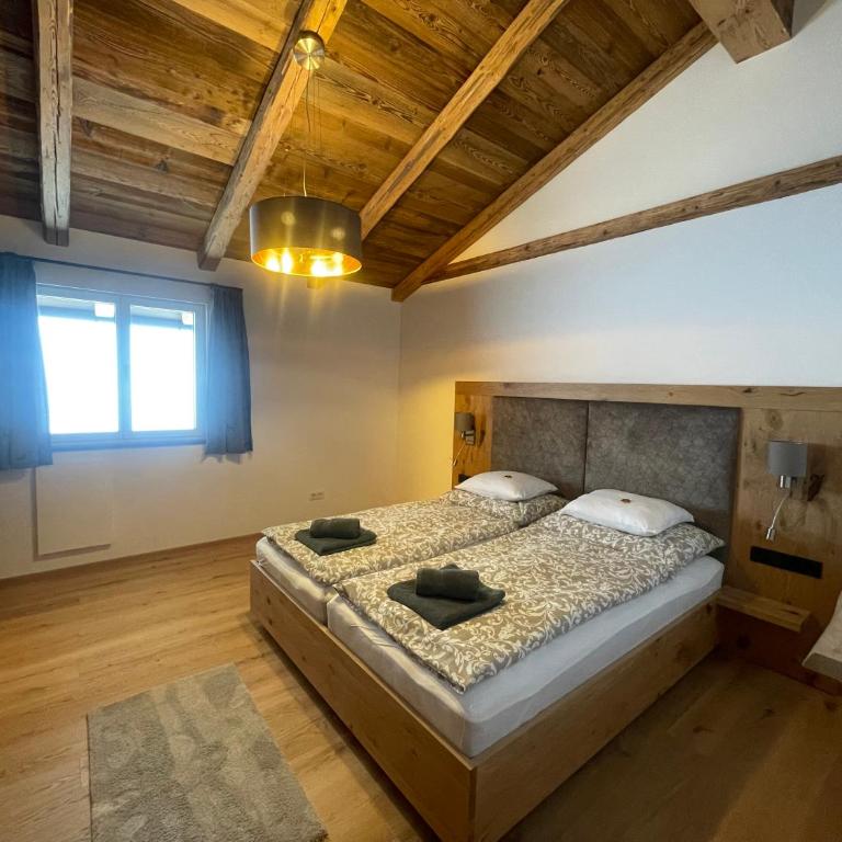 Ferienwohnungen Unterdürmoos Apartments mit Chalet-Charme auf 1050 m , Alleinlage - Deluxe Apartment mit Balkon und 2 Schlafzimmern - 23