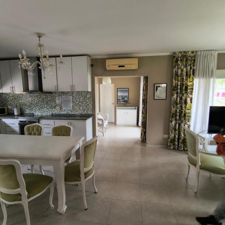 Complejo Aquiles - Bungalow Familiar - 6