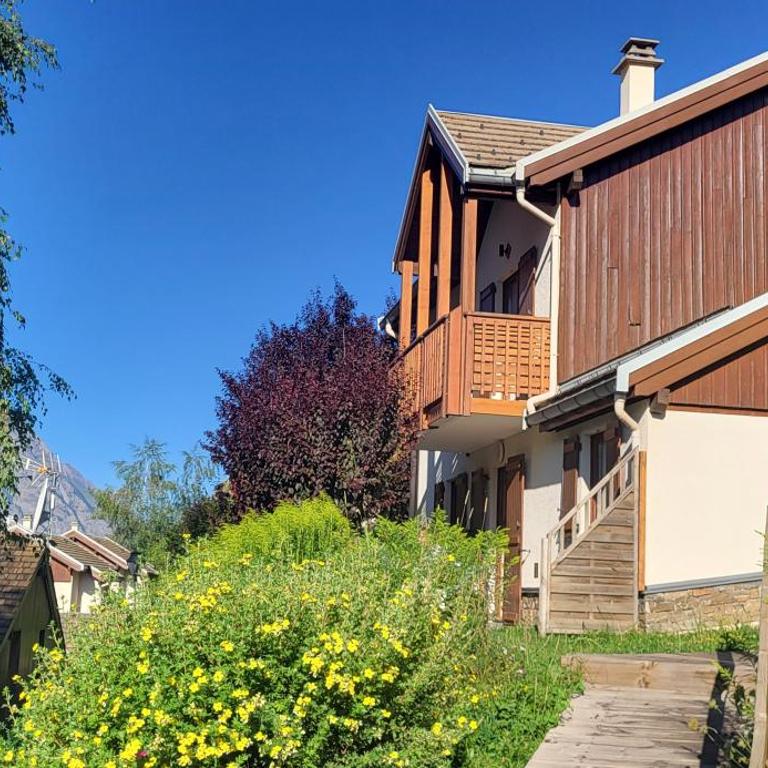 Mountain Lodge in Alps-chez Philippe, Panoramic-Village, Renting, view over Glaciers - Chalet BOUQUETIN n°4 Two bedroom with private terrace and glacier view - 17