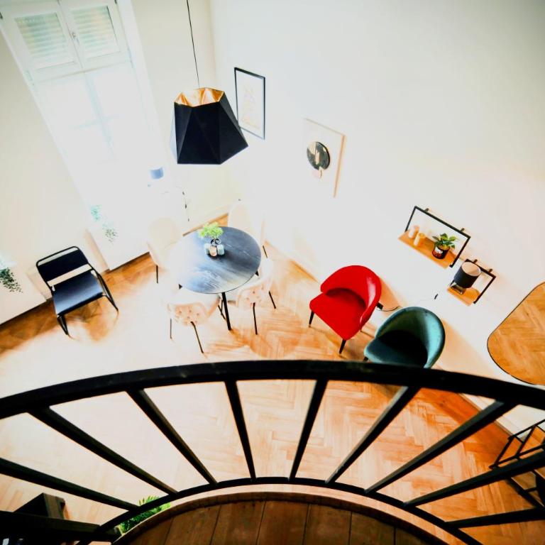 Old Port Lux RiverView Duplex in City Center - One-Bedroom Apartment with River View - 8