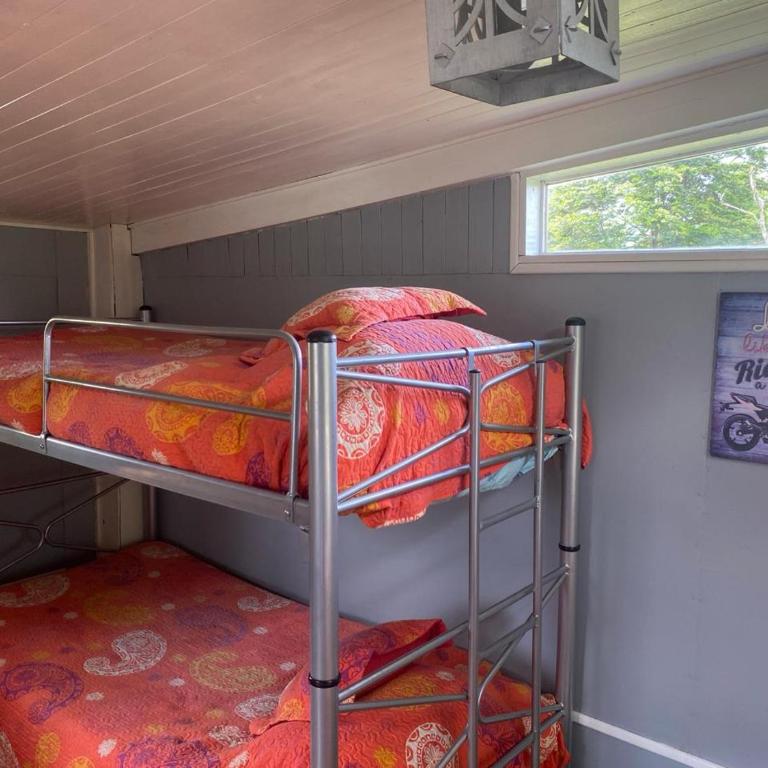 Natures Balcony Reclaimed Wood Cabin with Villarrica Volcano and Majestic Peak Views - Basic Triple Room - 4