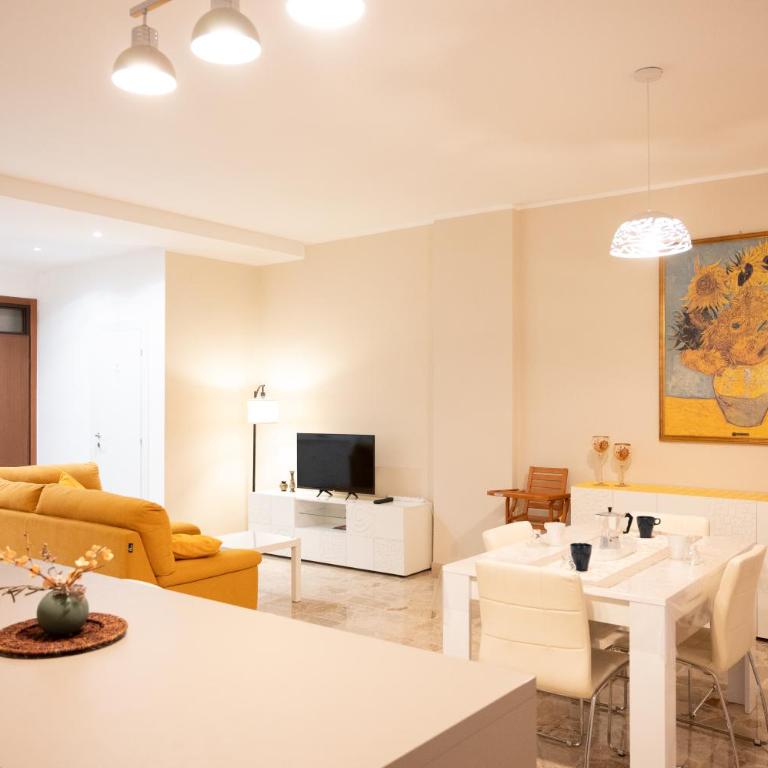 Casa Giulia - Modern 2BR - 2 Baths - AC & WiFi - Appartamento con 2 Camere da Letto - 2