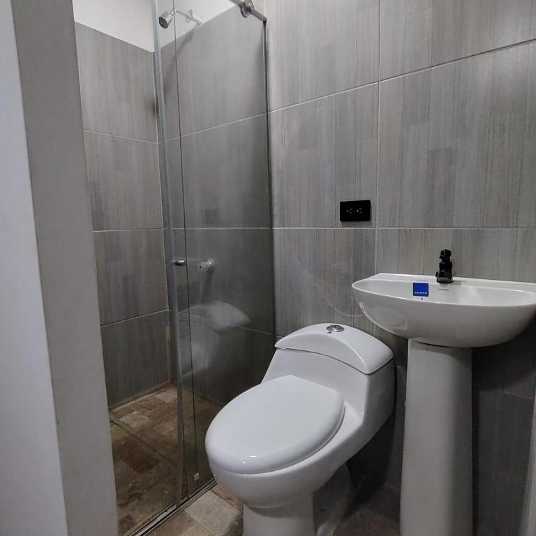 Habitaciones privadas con servicio de lavadora y cocina - Habitación Doble con baño privado - 15
