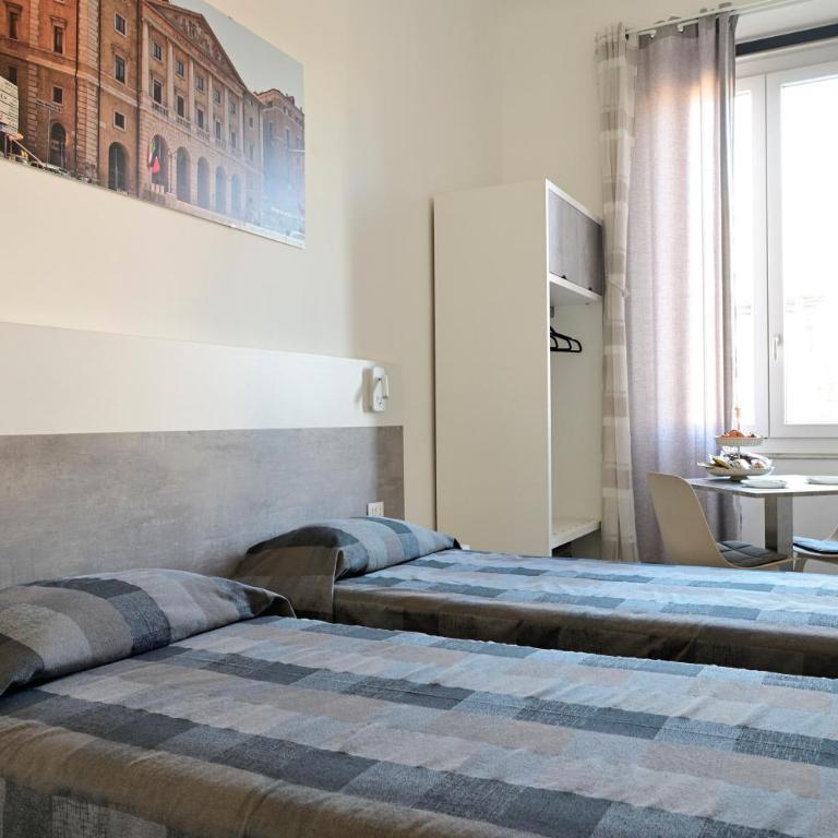 La Piazza - Camera Matrimoniale/Doppia con Letti Singoli con Bagno Privato Esterno - 8