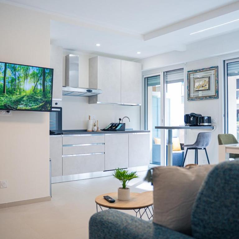 Prestigious 2p - 10 min near beaches - Air conditioning - Garage - Apartamento de 1 dormitorio - 15