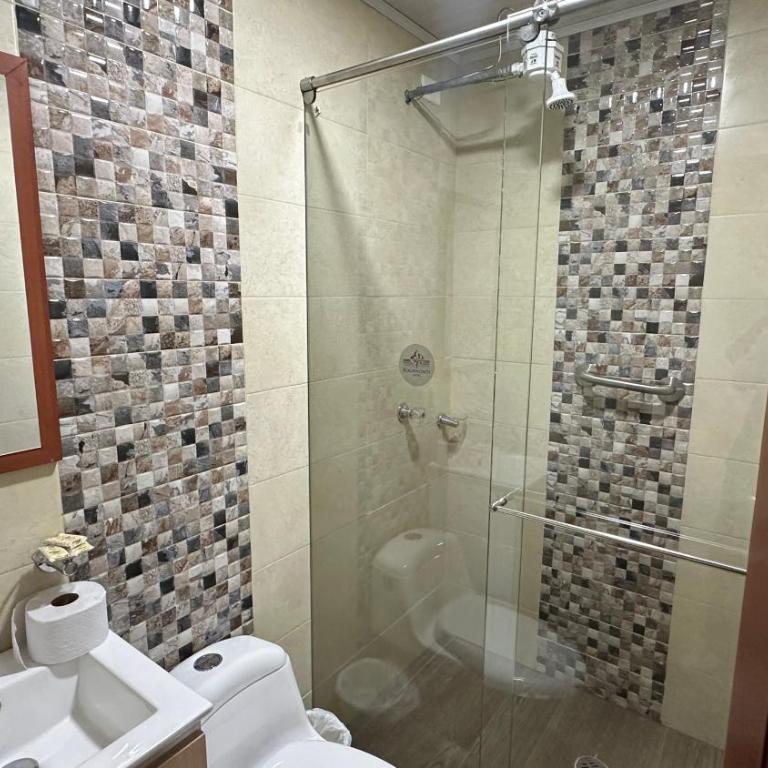 Hotel Rocamonti - Family Room with Private Bathroom - 4