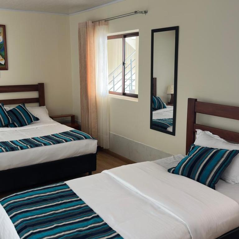 Hotel Rocamonti - Family Room with Private Bathroom - 5