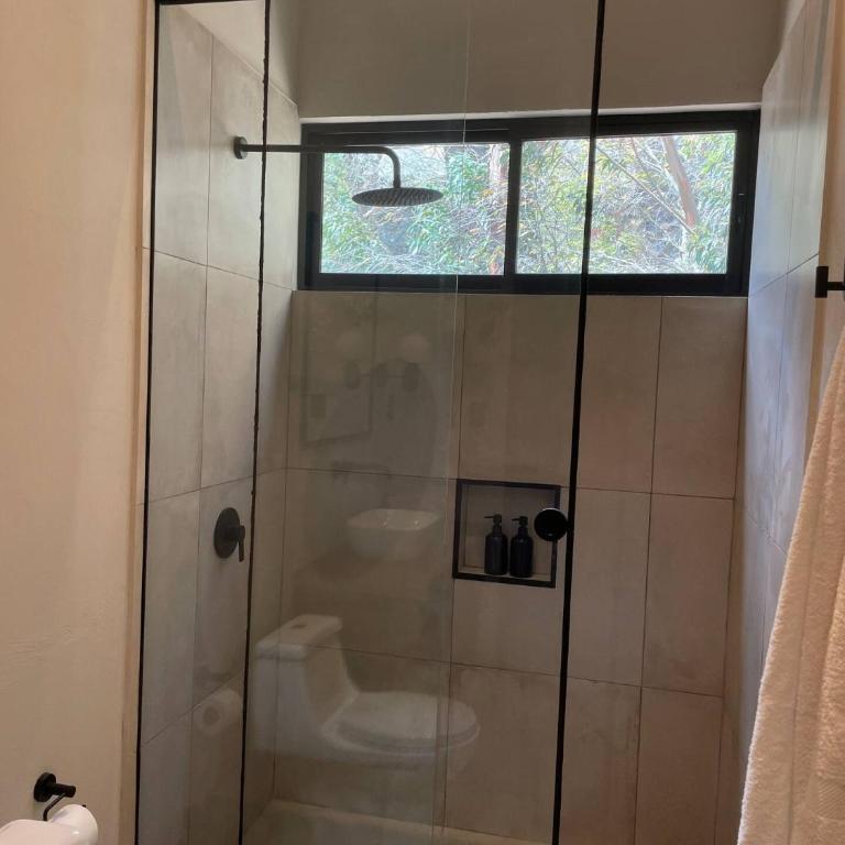 Earth Tones Tiny Homes & Suites - Suite Deluxe con cama extragrande - 4