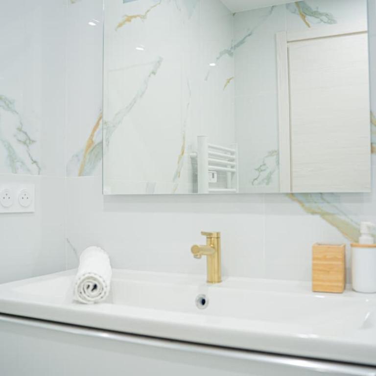 Sublime 2p - 10 min near beaches - Air conditioning - Garage - Appartamento con 1 Camera da Letto - 5