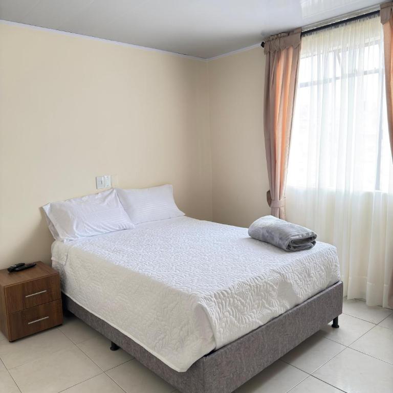 Hotel Plaza de Toros - Twin Room - 2