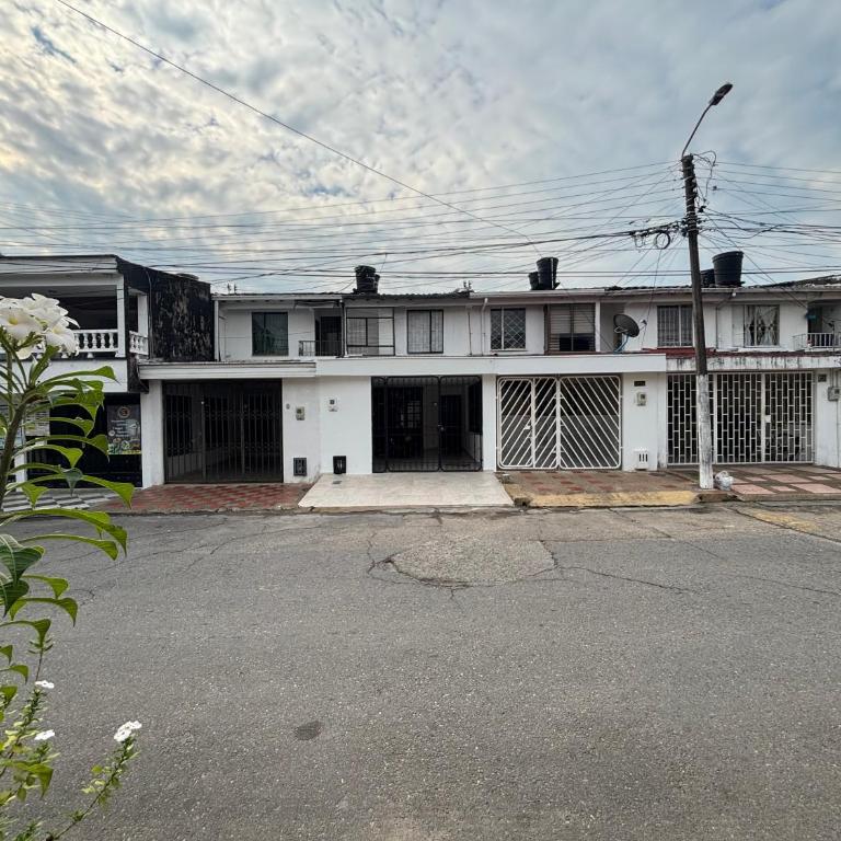 Hermosa casa de 2 plantas en Villavicencio - Meta - Three-Bedroom Home - 10