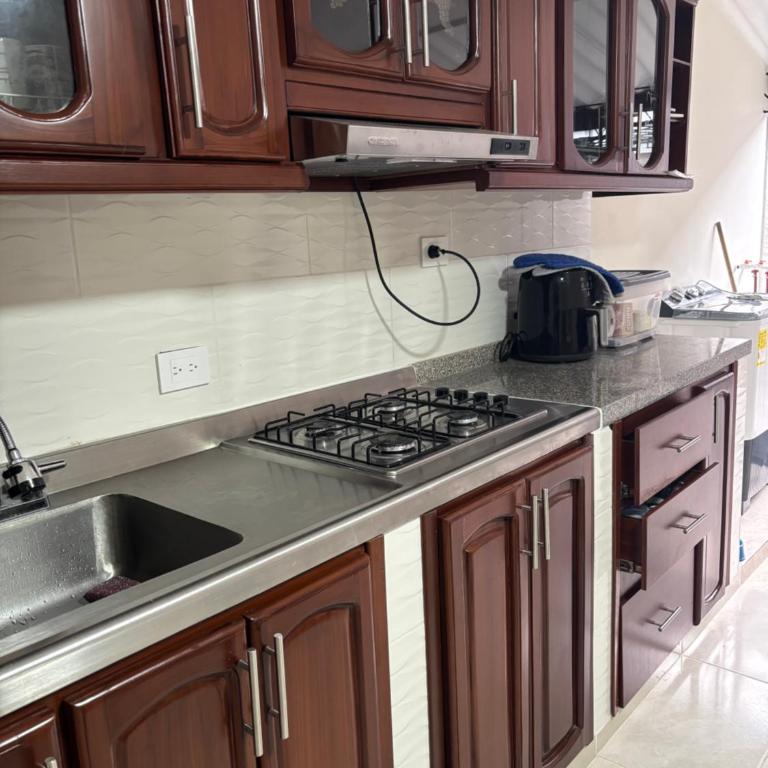 Hermosa casa de 2 plantas en Villavicencio - Meta - Three-Bedroom Home - 11