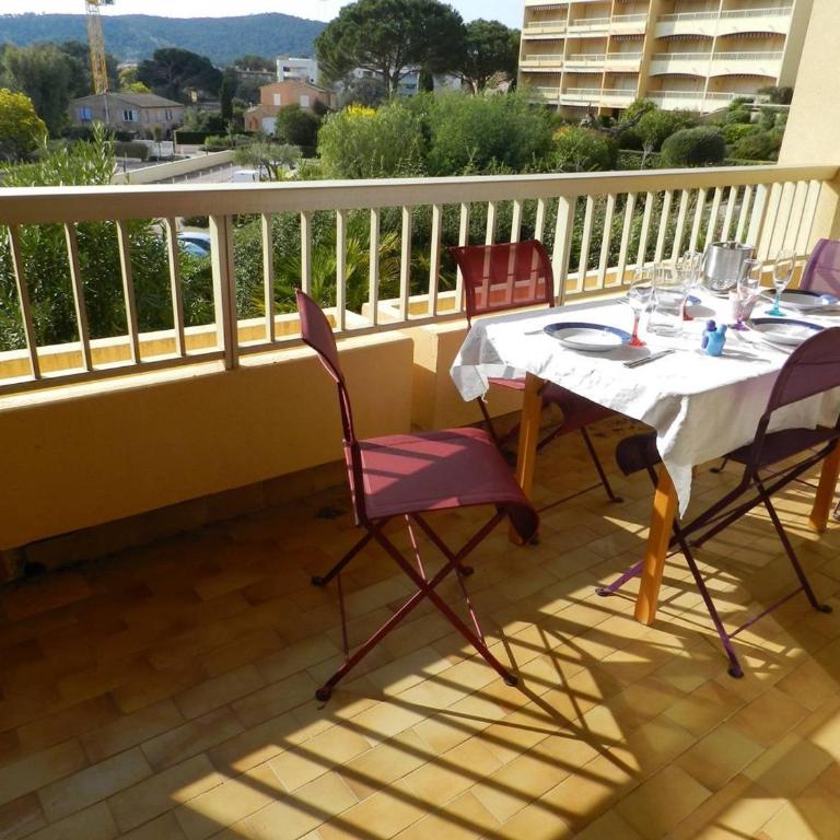 Appartement avec terrasse à Bormes-les-Mimosas, proche plage - FR-1-251-921 - Apartment - 4