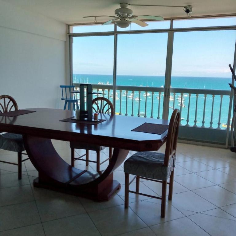 Departamento en el Hotel las Palmeras - Three-Bedroom Apartment - 6