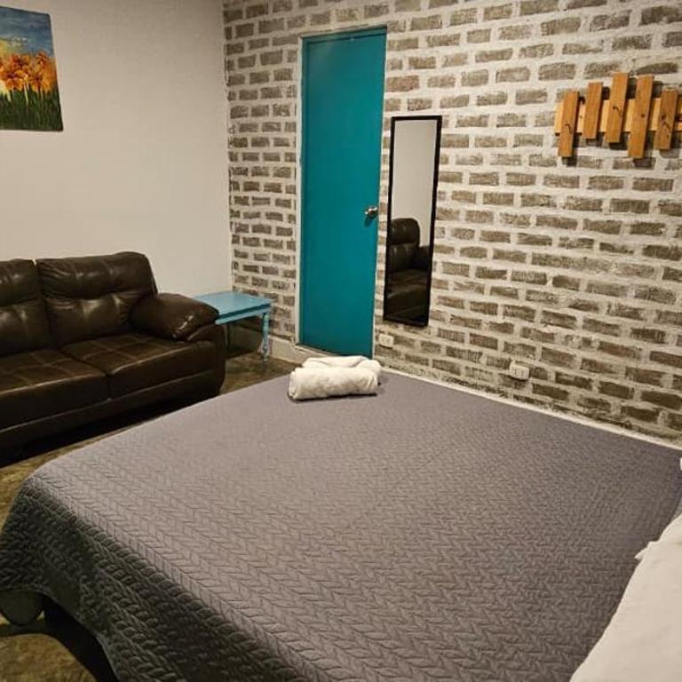 The Upcycled Hostel - Double Room with Garden View - 1