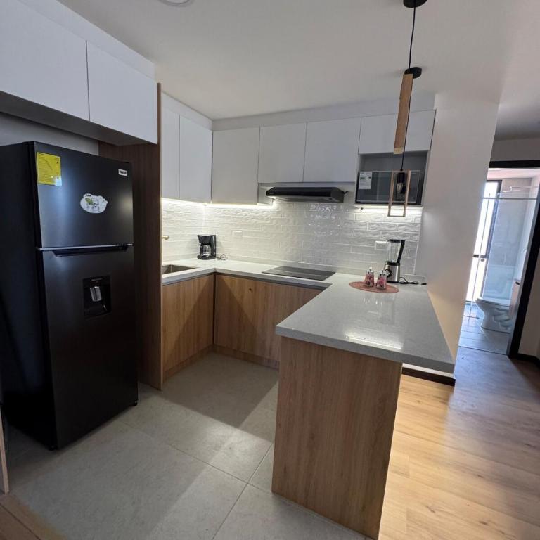 Amplio y acogedor departamento en el edificio torres de Almería - Apartamento de 1 dormitorio - 6