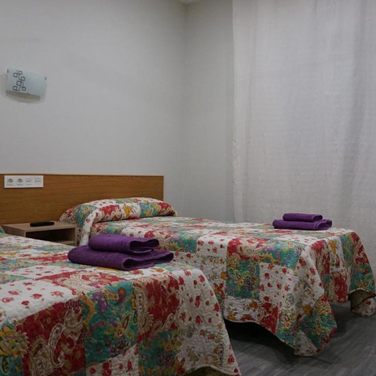 Pensión Calfred II - Habitación Doble con baño privado - 2 camas - 6