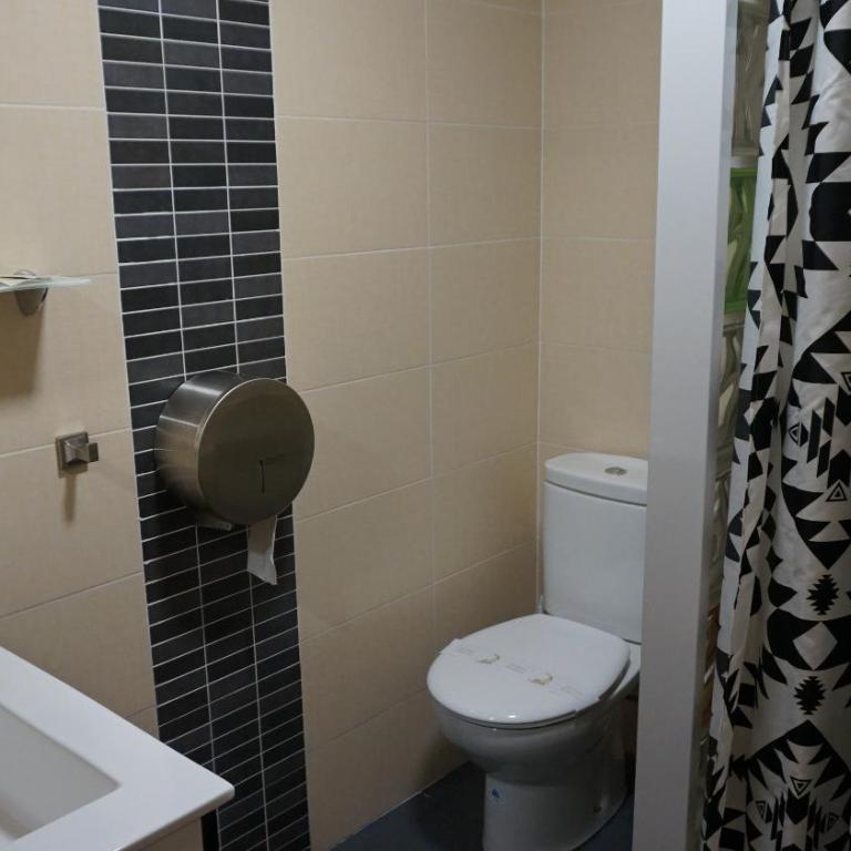 Pensión Calfred II - Habitación Doble con baño privado - 2 camas - 7