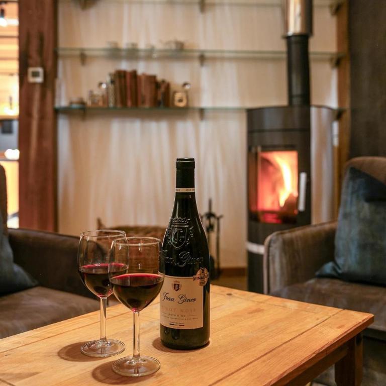 Chalet Abeille 12 Guests • Hot Tub • Free Ski Bus - Chalet Superior - 2