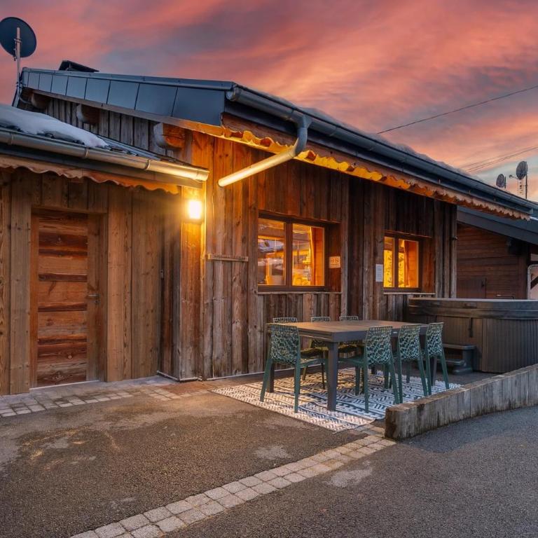 Chalet Abeille 12 Guests • Hot Tub • Free Ski Bus - Chalet Superior - 7