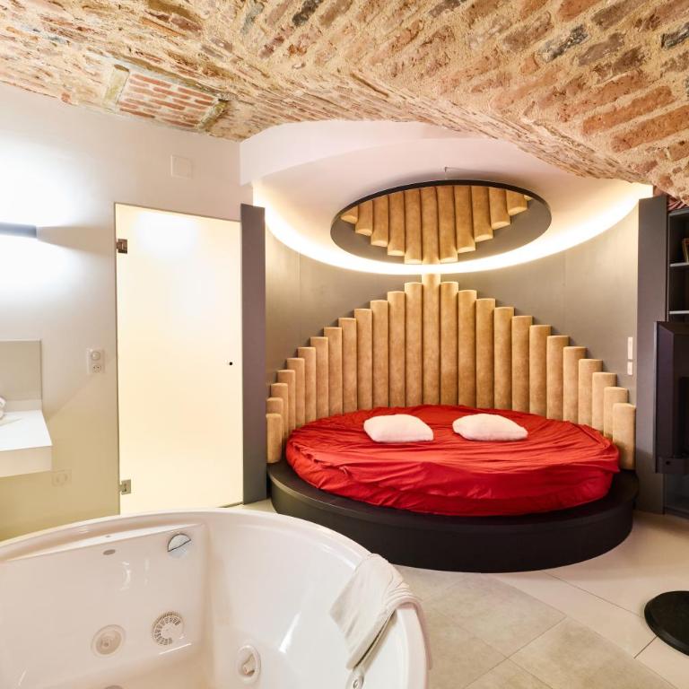 Logis Hotel Saint-Martin - Suite de la Rose (sans fenêtres) - 1