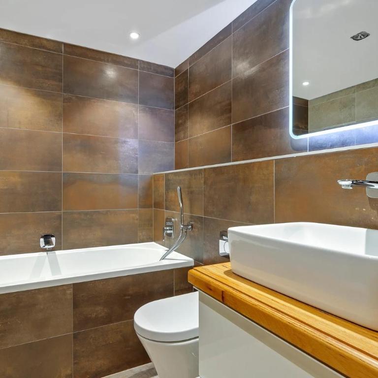 Chalet Abeille 12 Guests • Hot Tub • Free Ski Bus - Chalet Superior - 31
