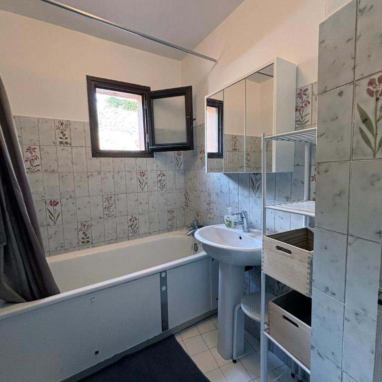 Ground floor near center whith Balcony, Air conditioning, Parking - Apartamento de 1 dormitorio - 9