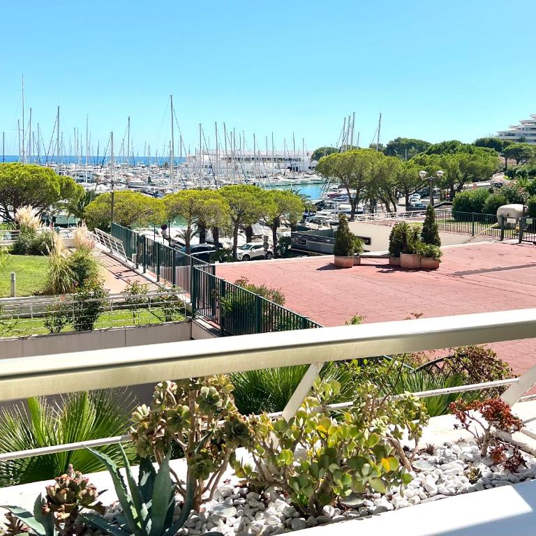 STUDIO-PORT-MARINA, Parking privé, climatisé au "DUCAL" - Studio - Vue sur Mer - 1