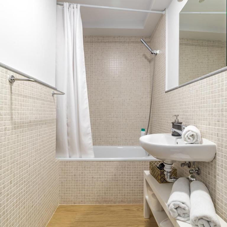 Heima Madrid letras 3A - One-Bedroom Apartment - 16