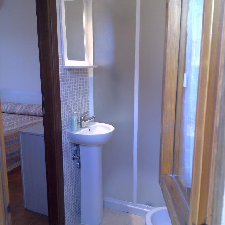 Da Debby - Camera Matrimoniale con Bagno Privato - 1