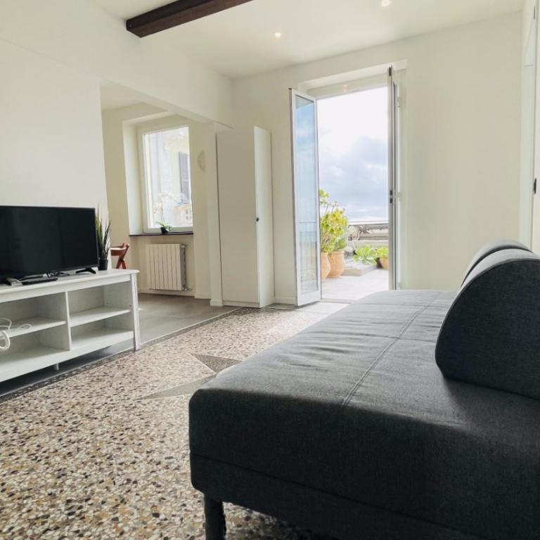 Comodissimo Gaslini e mare - Two-Bedroom Apartment with Sea View - 10