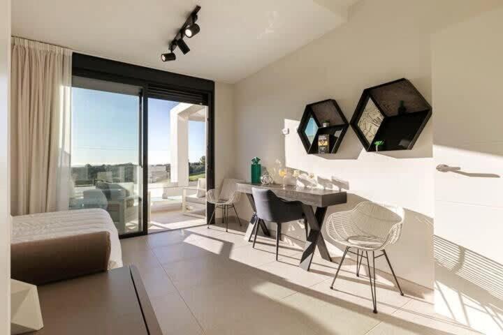 Duplex Penthouse with Sea Views, Steps to Golf - Apartamento de 3 dormitorios - 29