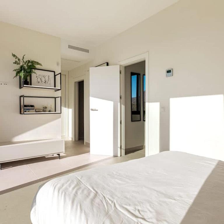 Duplex Penthouse with Sea Views, Steps to Golf - Apartamento de 3 dormitorios - 41