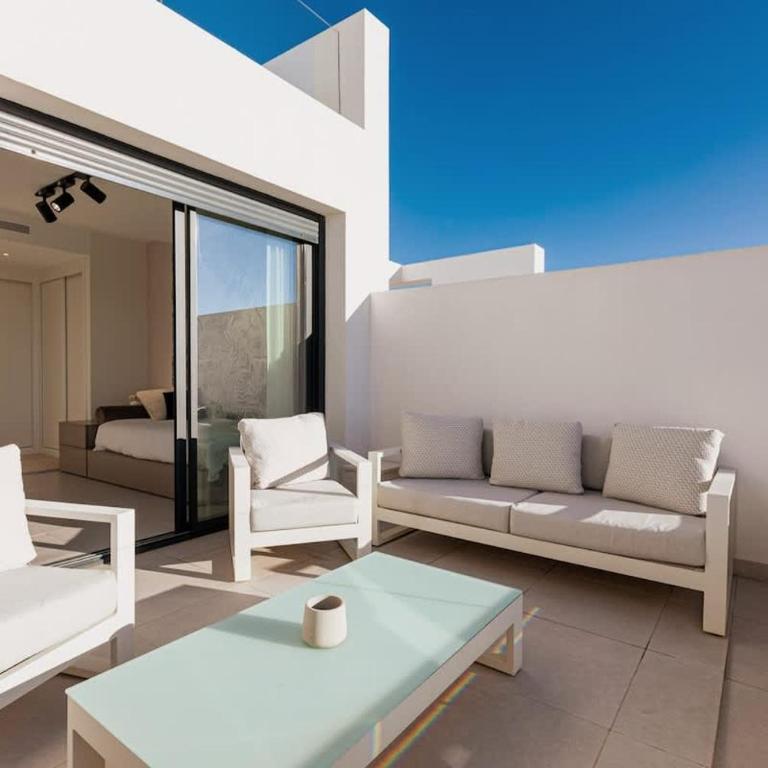 Duplex Penthouse with Sea Views, Steps to Golf - Apartamento de 3 dormitorios - 45