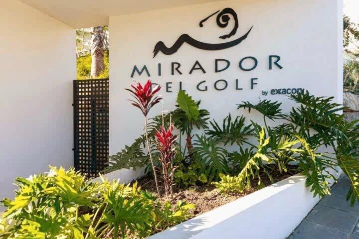 Duplex Penthouse with Sea Views, Steps to Golf - Apartamento de 3 dormitorios - 57