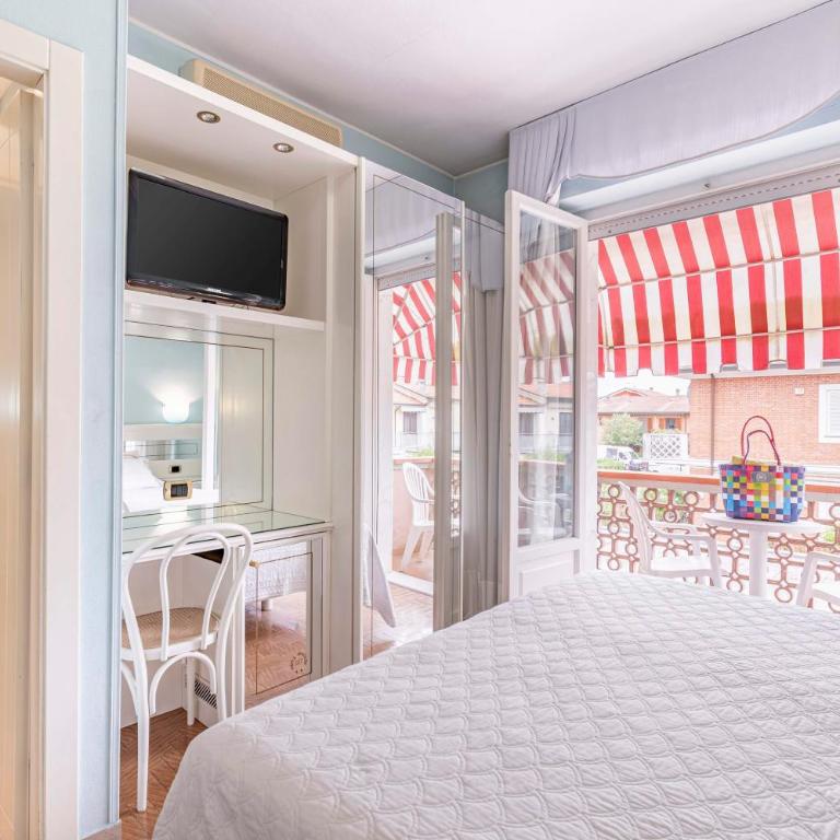 Hotel Matilde - Due Camere Matrimoniali Comunicanti con Balcone (2 Adulti + 2 Bambini) - 2